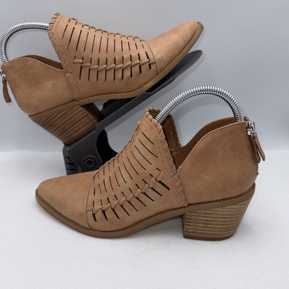 Dv Dolce Vita Boots Womens 9 Oscora Ankle Booties Beige Faux Leather Casual - Picture 4 of 10